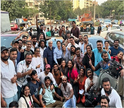 Kajol shares a Wrap Up photo with the cast and crew of an untitled project